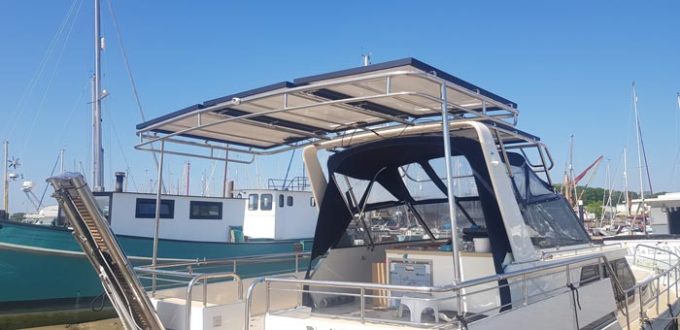 Yacht Solar Arches